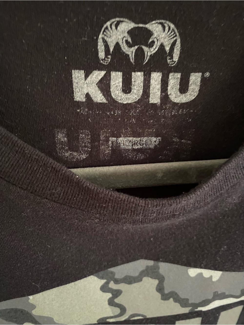 KUIU black tshirt with camo accent logo - Picture 4 of 4